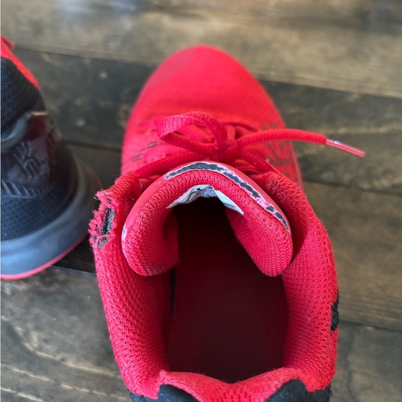 Nike Kyrie FlyTrap2 - Picture 3 of 6